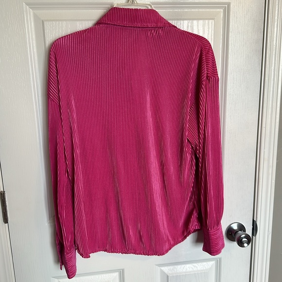 NEW ribbed button down shirt - Picture 2 of 3